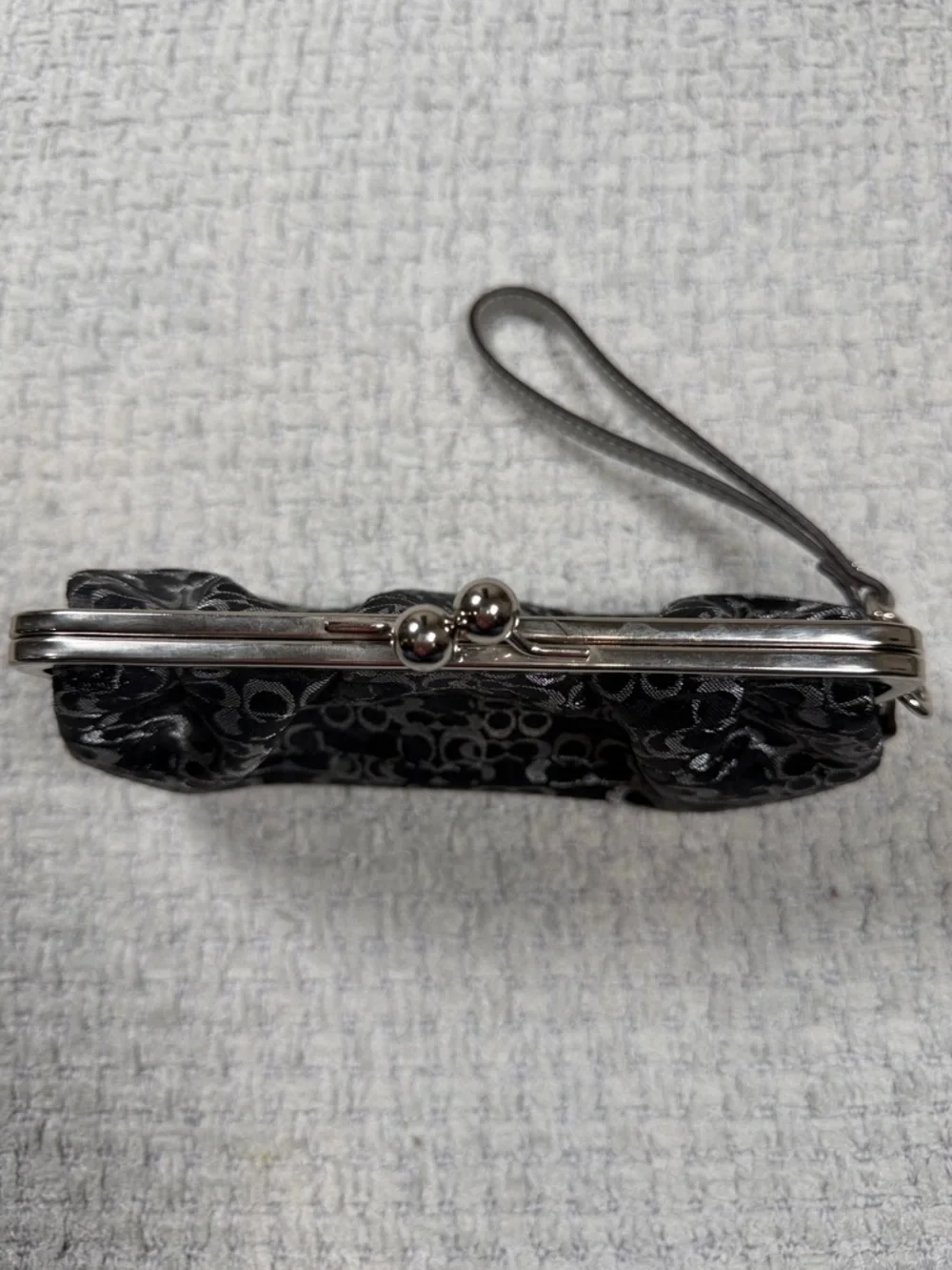 COACH Vintage Y2K Optic Lurex Framed Kisslock Clutch Wristlet Black Silver Pink